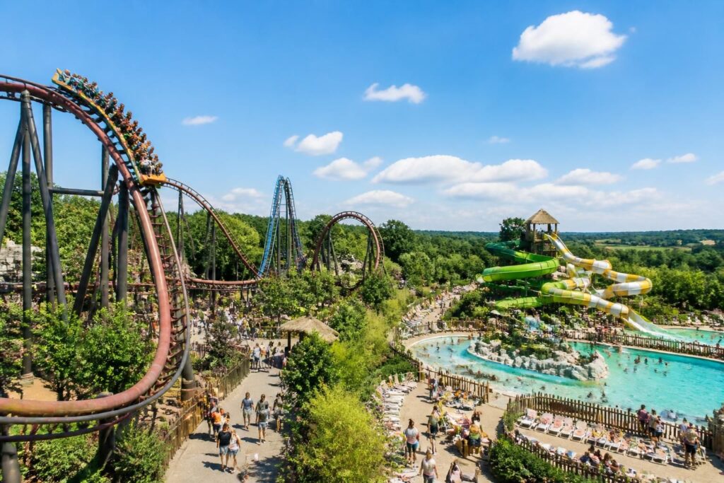 découvrez bellewaerde en belgique, un parc d’attractions et aquapark alliant sensations fortes, fun aquatique et moments en famille pour une journée inoubliable.